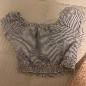 Blue puffy sleeved crop top